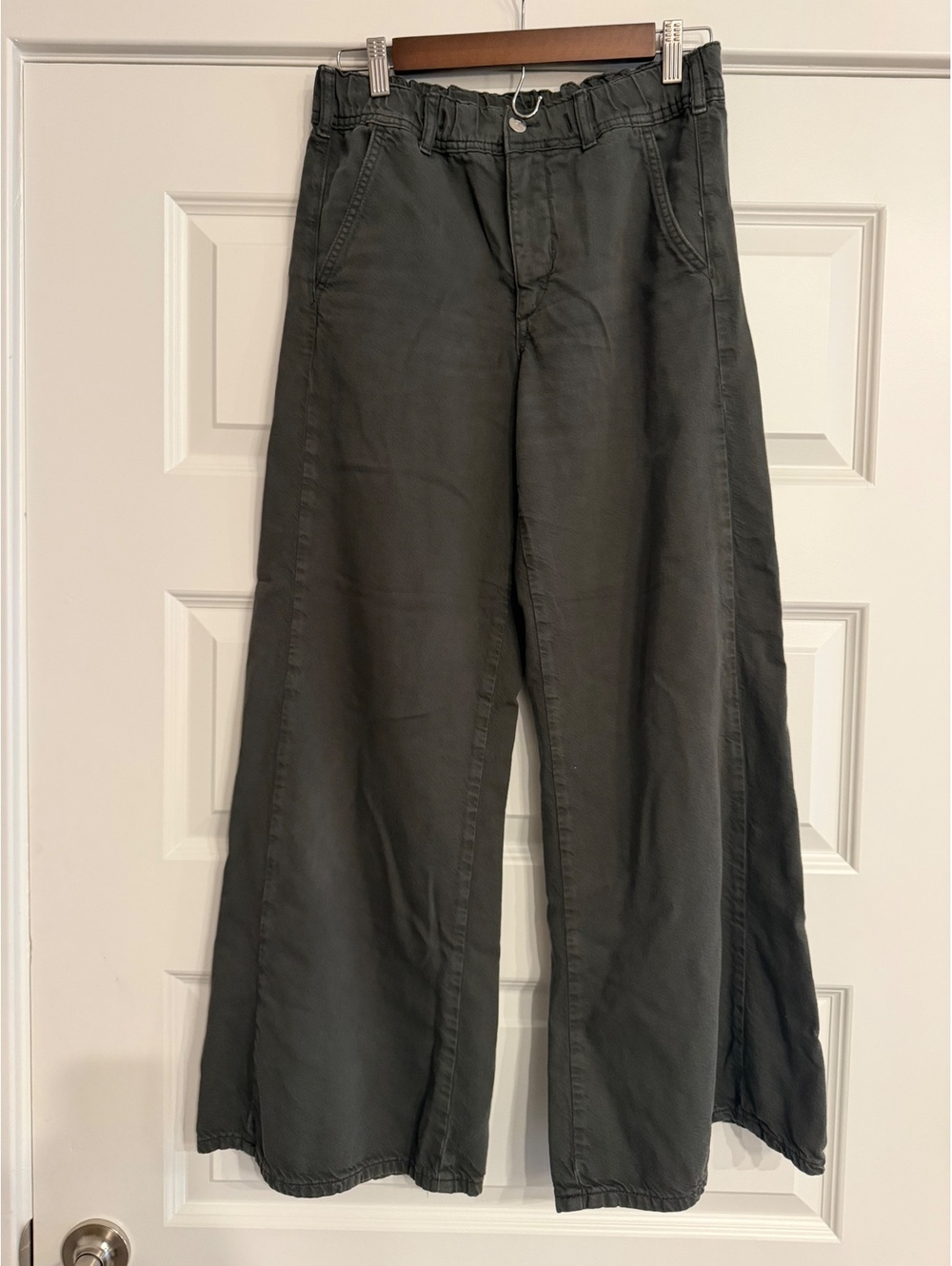 Pilcro Anthropologie Women's Wide Legged Slouchy Gray Jean Pants Elastic Back XS